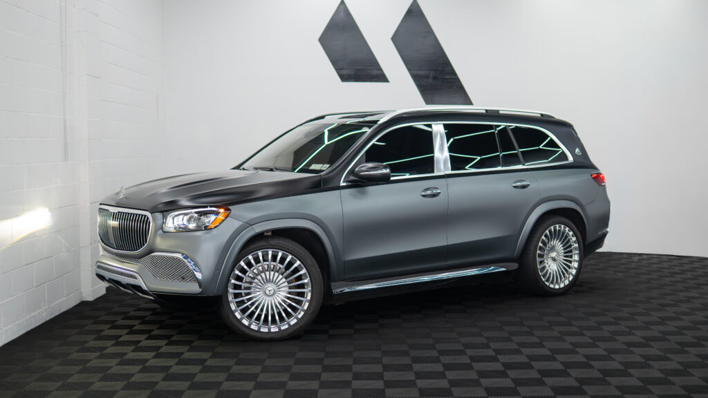 Maybach GLS 600 (Dark Silver)